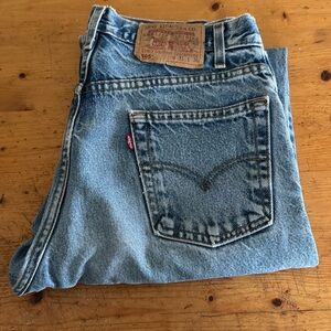 Vintage 505 Levi’s 31x36 Medium Wash